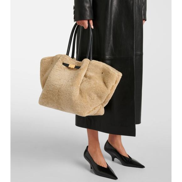 $128! By Anthropologie Belted Sherpa Tote Bag In Tan Sample - Picture 7 of 7